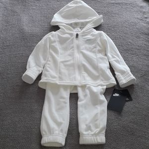 Baby / Infant Nike Girl 2 Piece Velour Suit